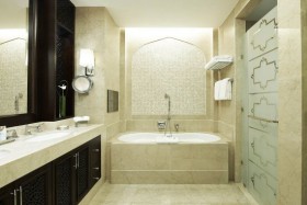 Geniş Banyo
